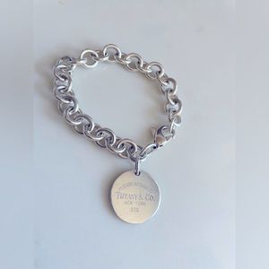 Authentic Return to Tiffany Round Tag Charm Bracelet in Sterling Silver